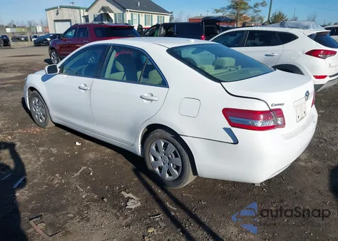 2011 Toyota Camry Le z USA, uszkodzony, nr VIN 4T1BF3EKXBU742142